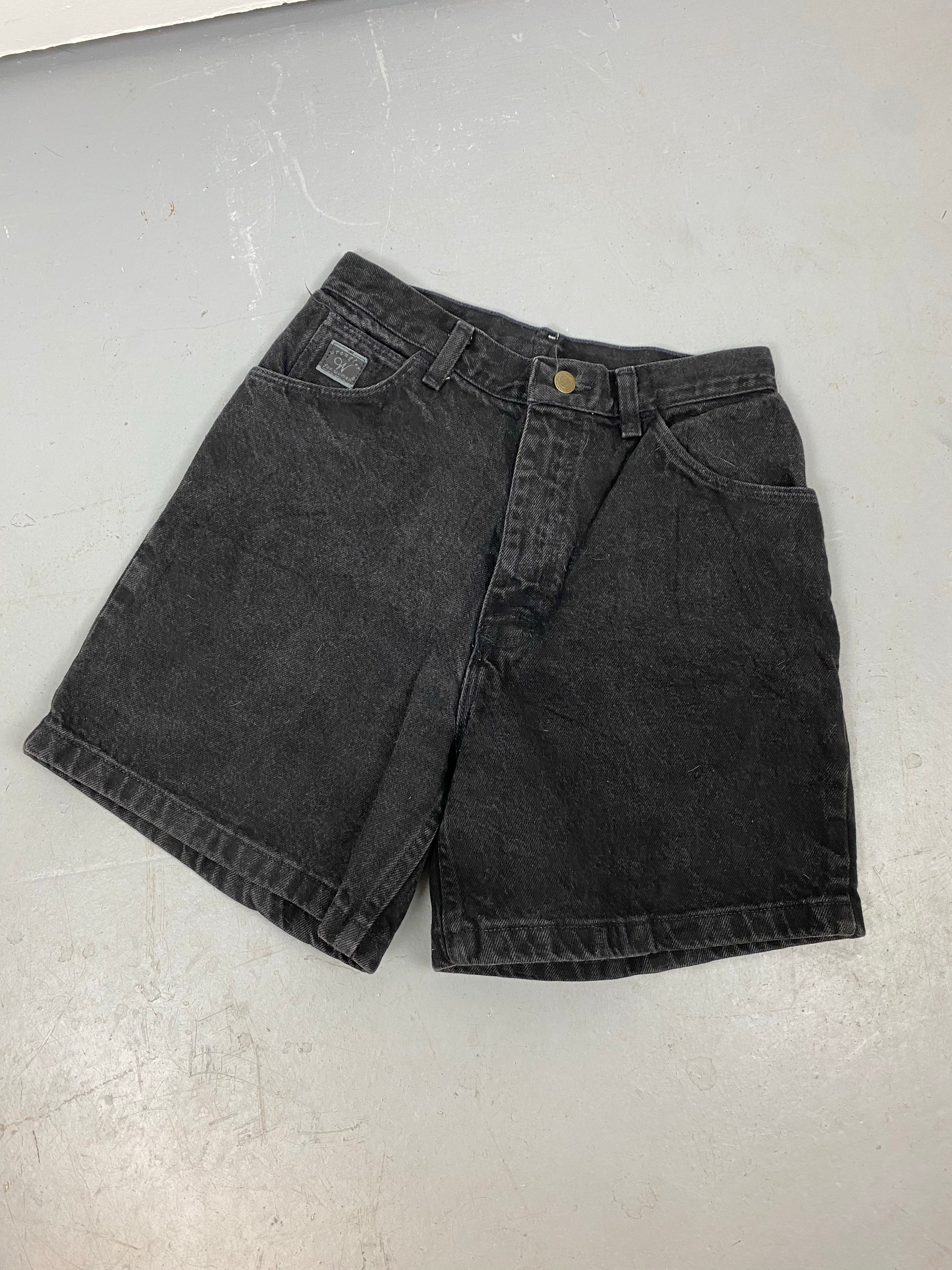 90s high waisted Wrangler hemmed denim shorts - 28in