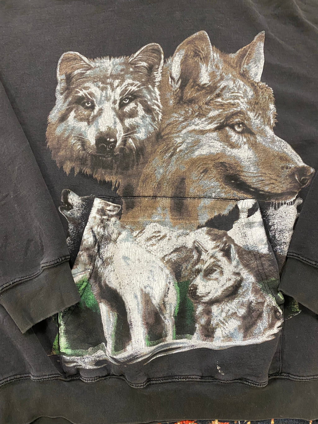 Vintage Wolf Print Hoodie - L
