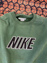 Load image into Gallery viewer, 2000s Nike Crewneck - L