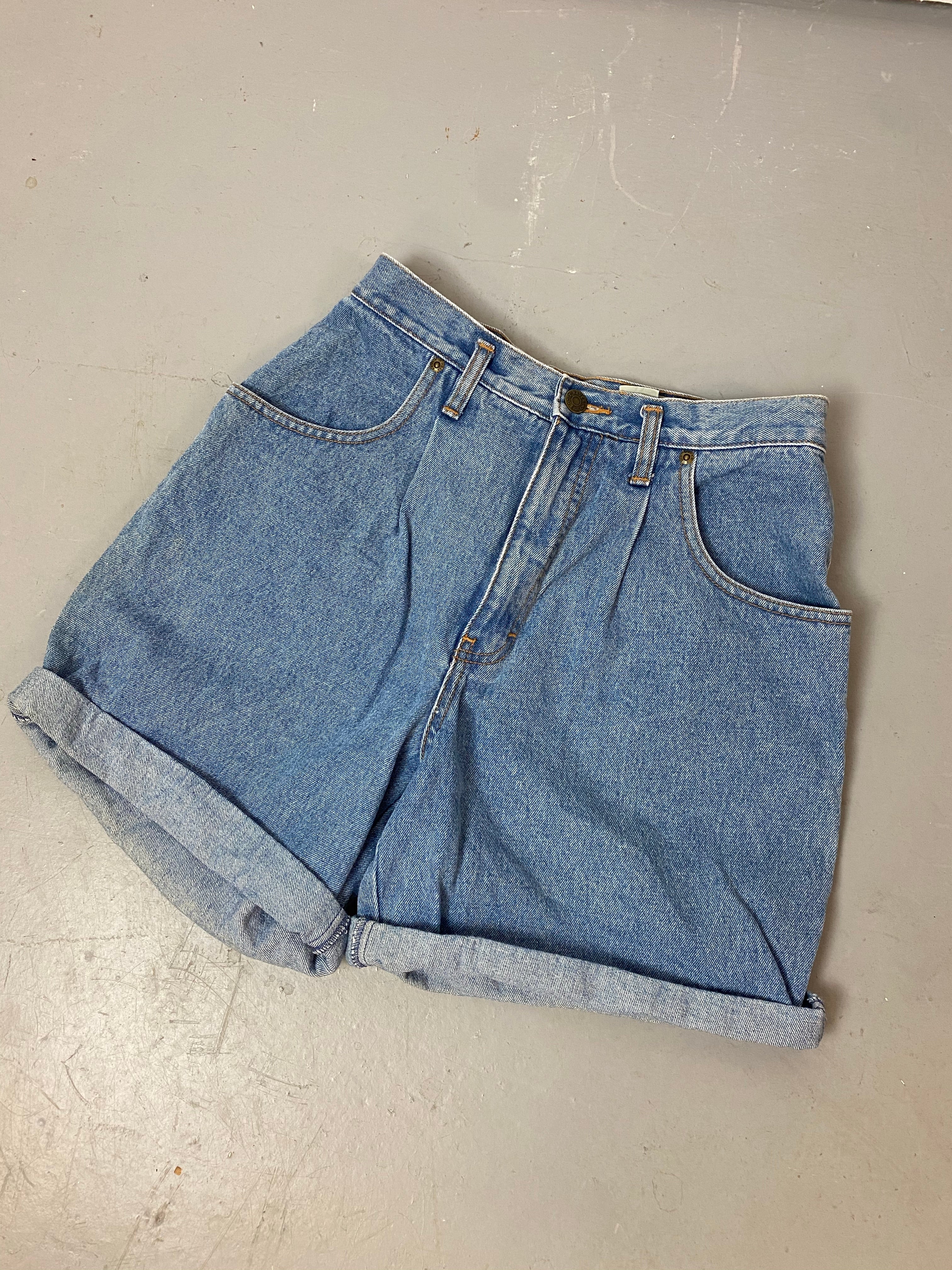 Vintage High Waisted Cuffed Pleated Denim Shorts - 28in
