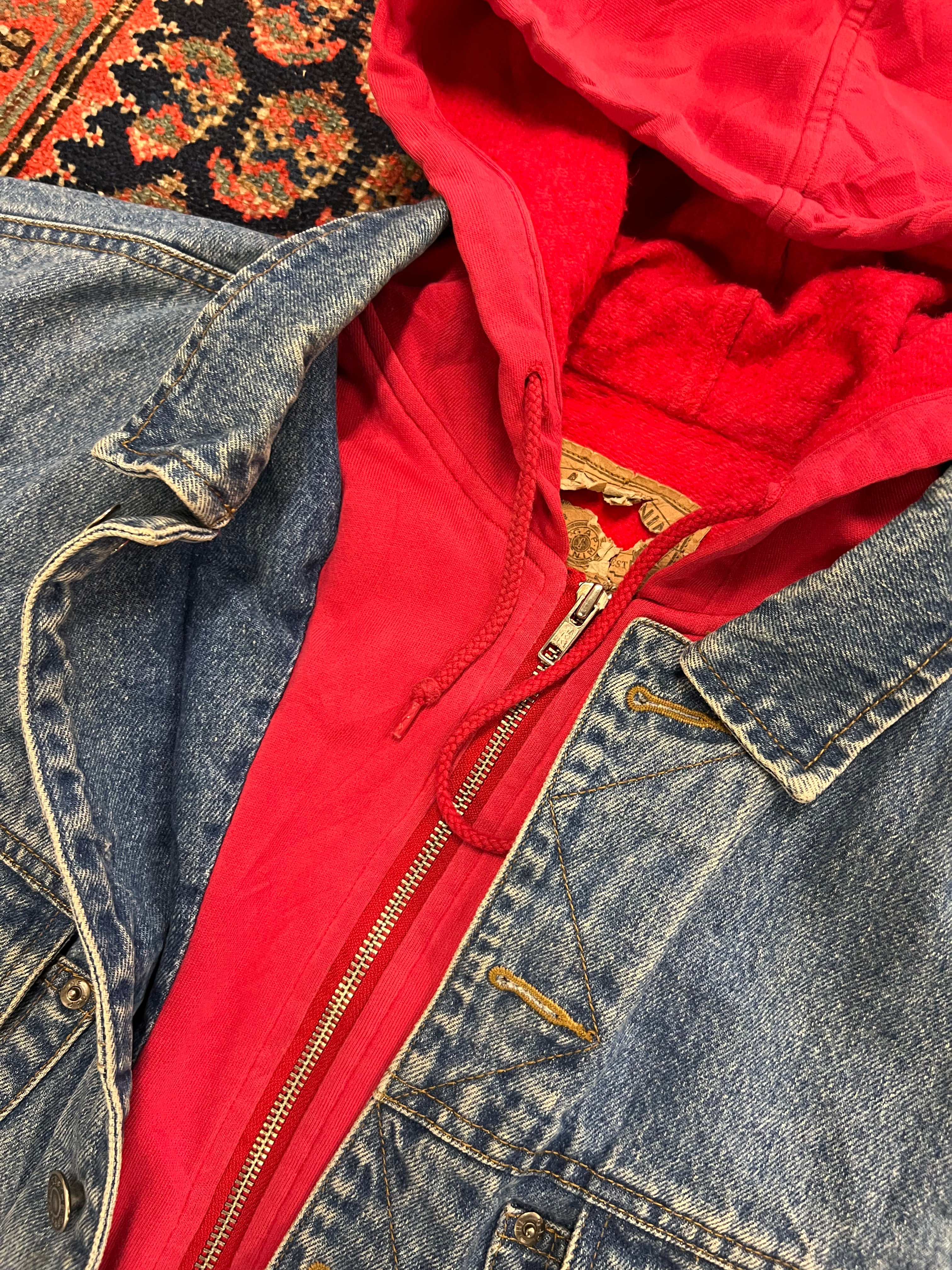 VINTAGE DENIM JACKET - SMALL
