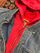 Load image into Gallery viewer, VINTAGE DENIM JACKET - SMALL