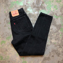Load image into Gallery viewer, Black carrot fit 90s Levi’s denim pants