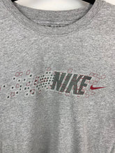 Load image into Gallery viewer, Small Nike t shirt