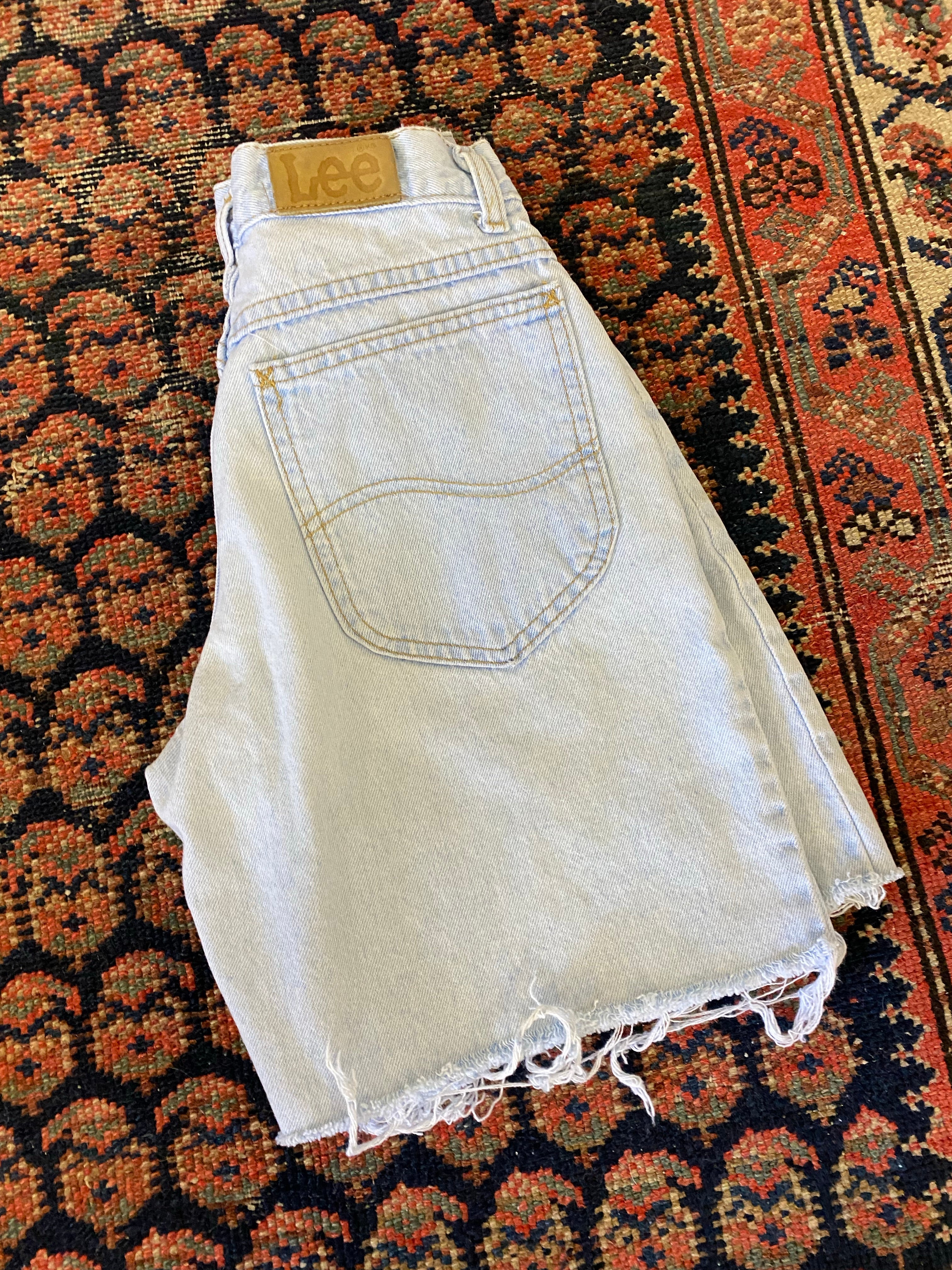 90s Lee Frayed High Waisted Denim Shorts - 25in