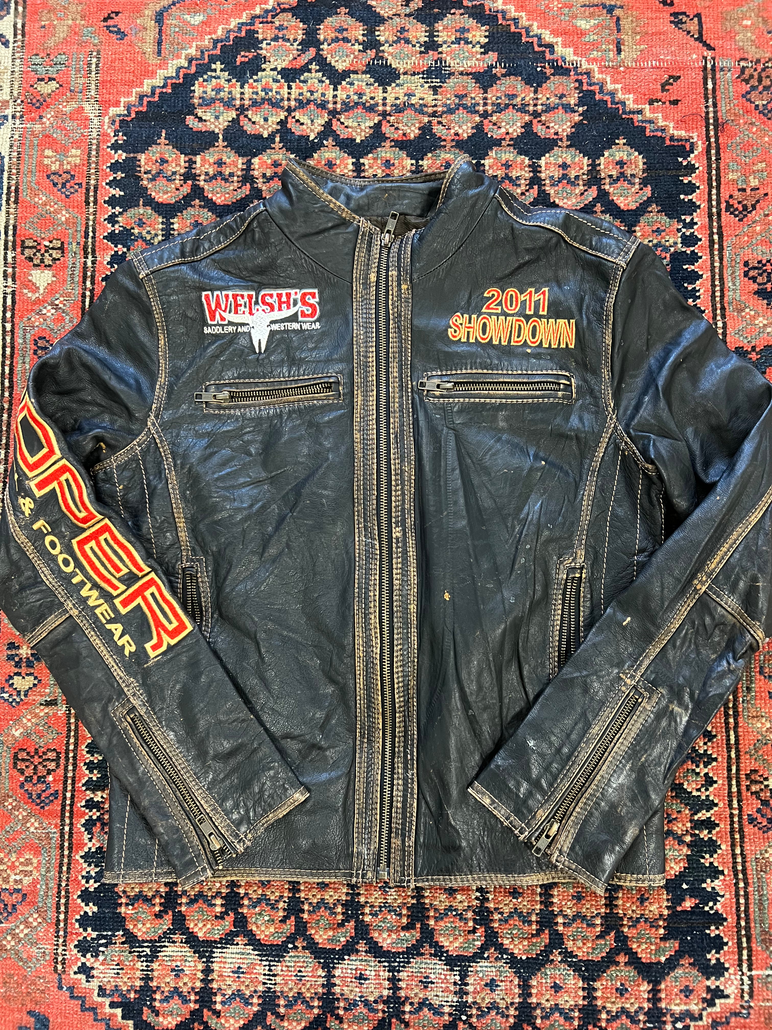 VINTAGE LEATHER JACKET - SMALL