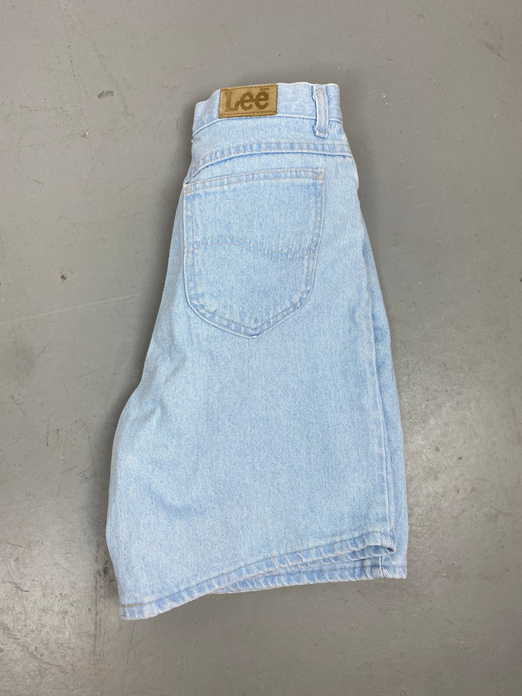 90s light wash Lee denim shorts
