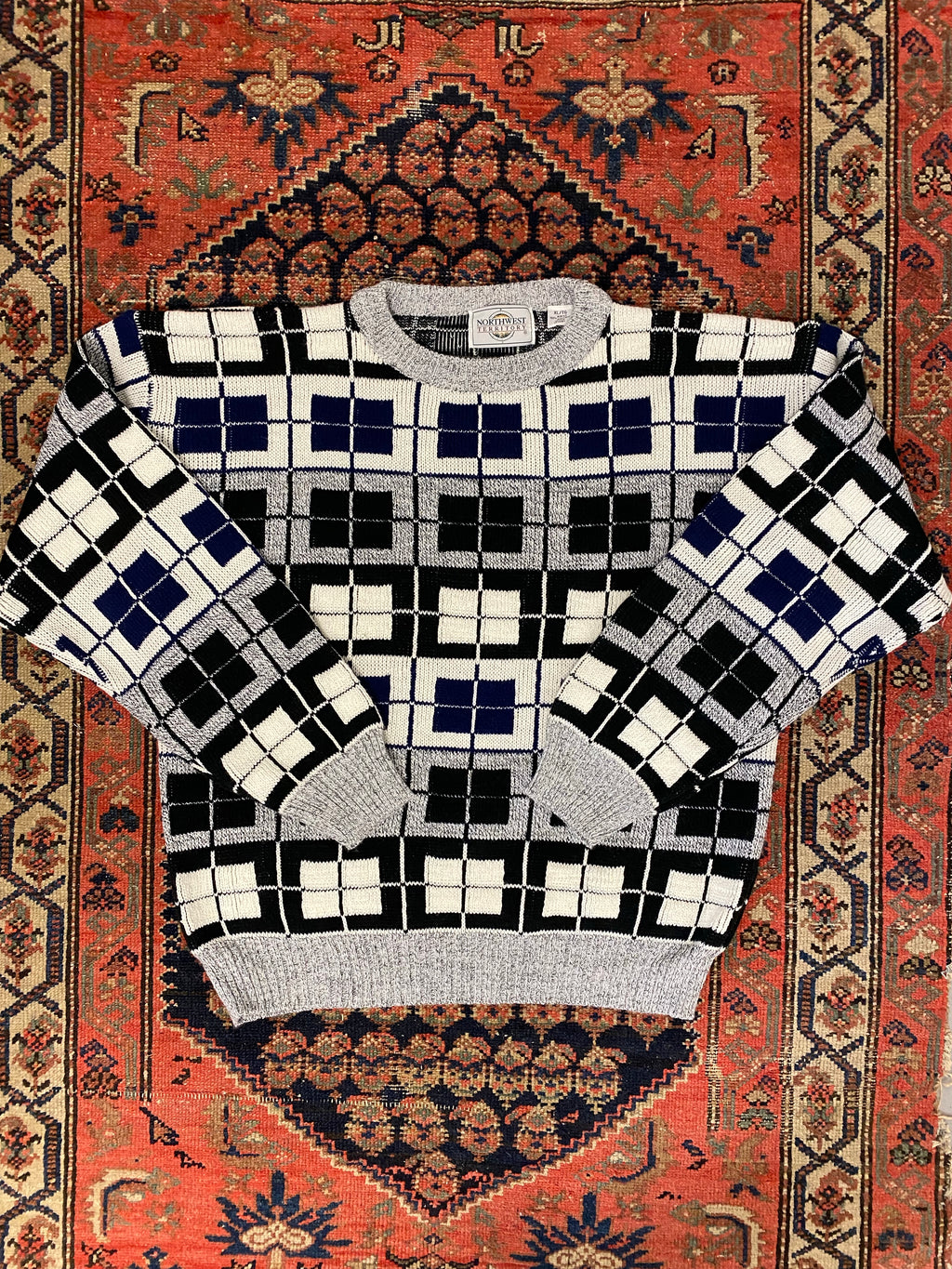 Vintage Patterned Knit Sweater - L