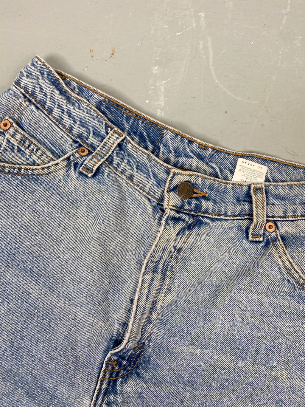 90s Orange Tab High Waisted Levi’s Denim Shorts - 30in