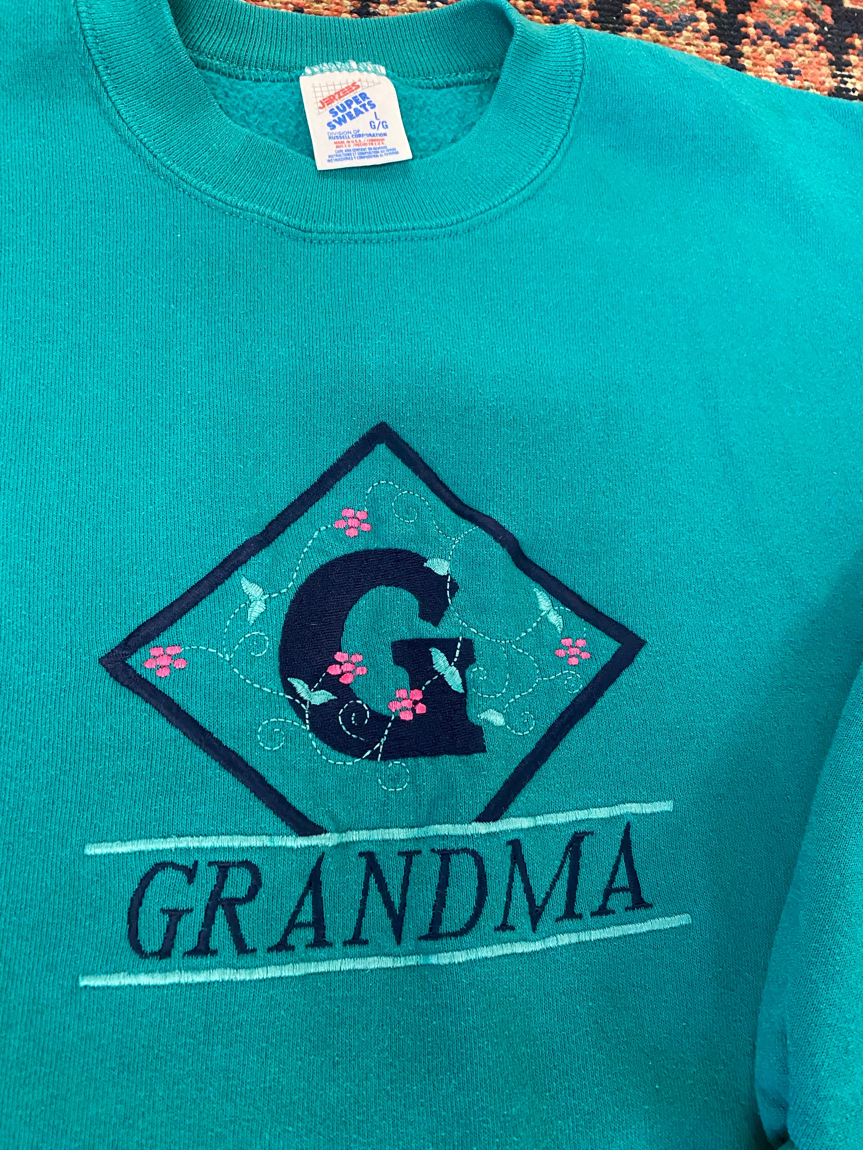 Vintage Embroidered Grandma Crewneck - M