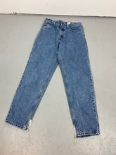 Load image into Gallery viewer, 90s Fitted high waisted Levi’s denim