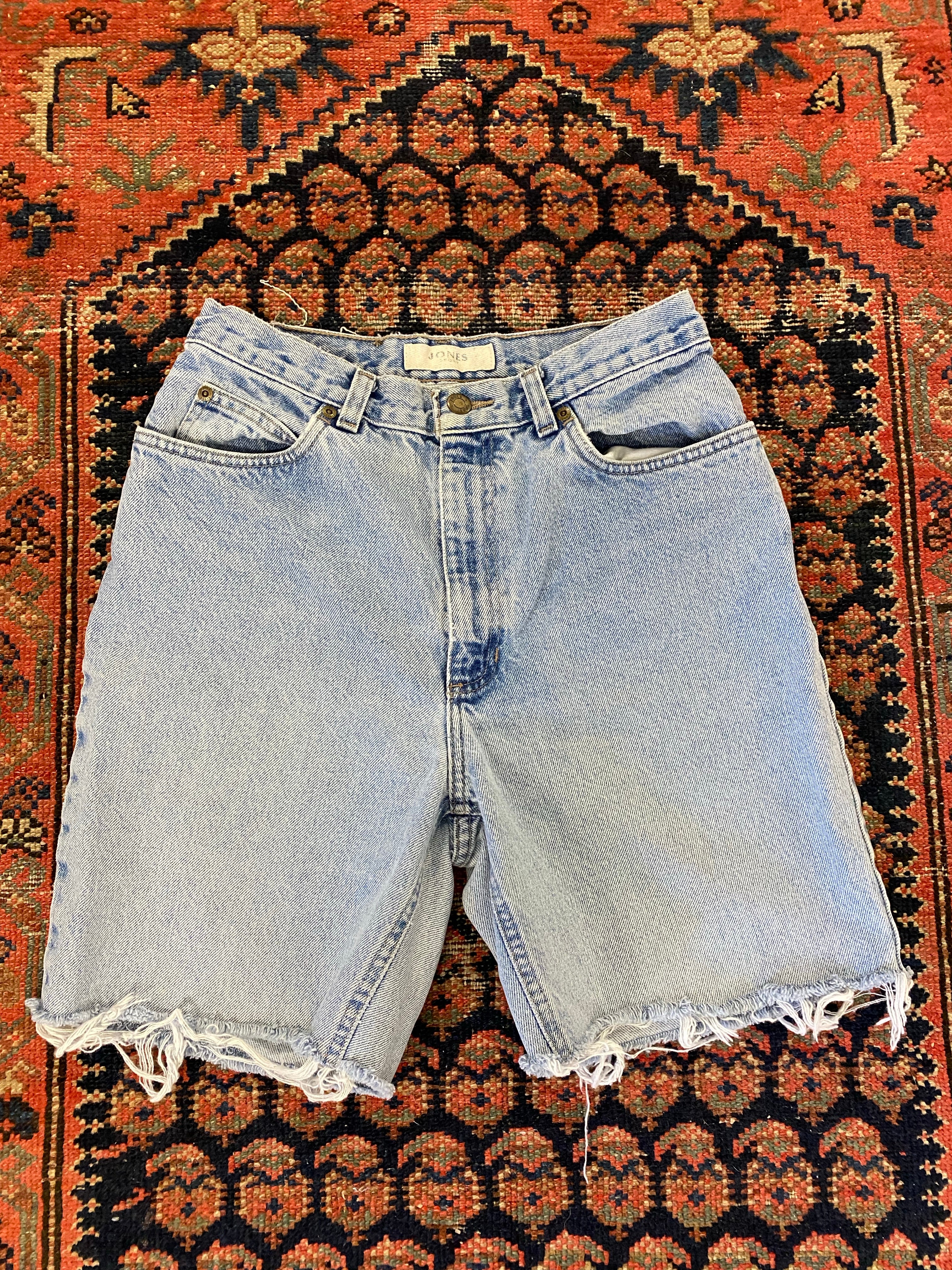 90s High Waisted Jones Frayed Denim Shorts - 28in