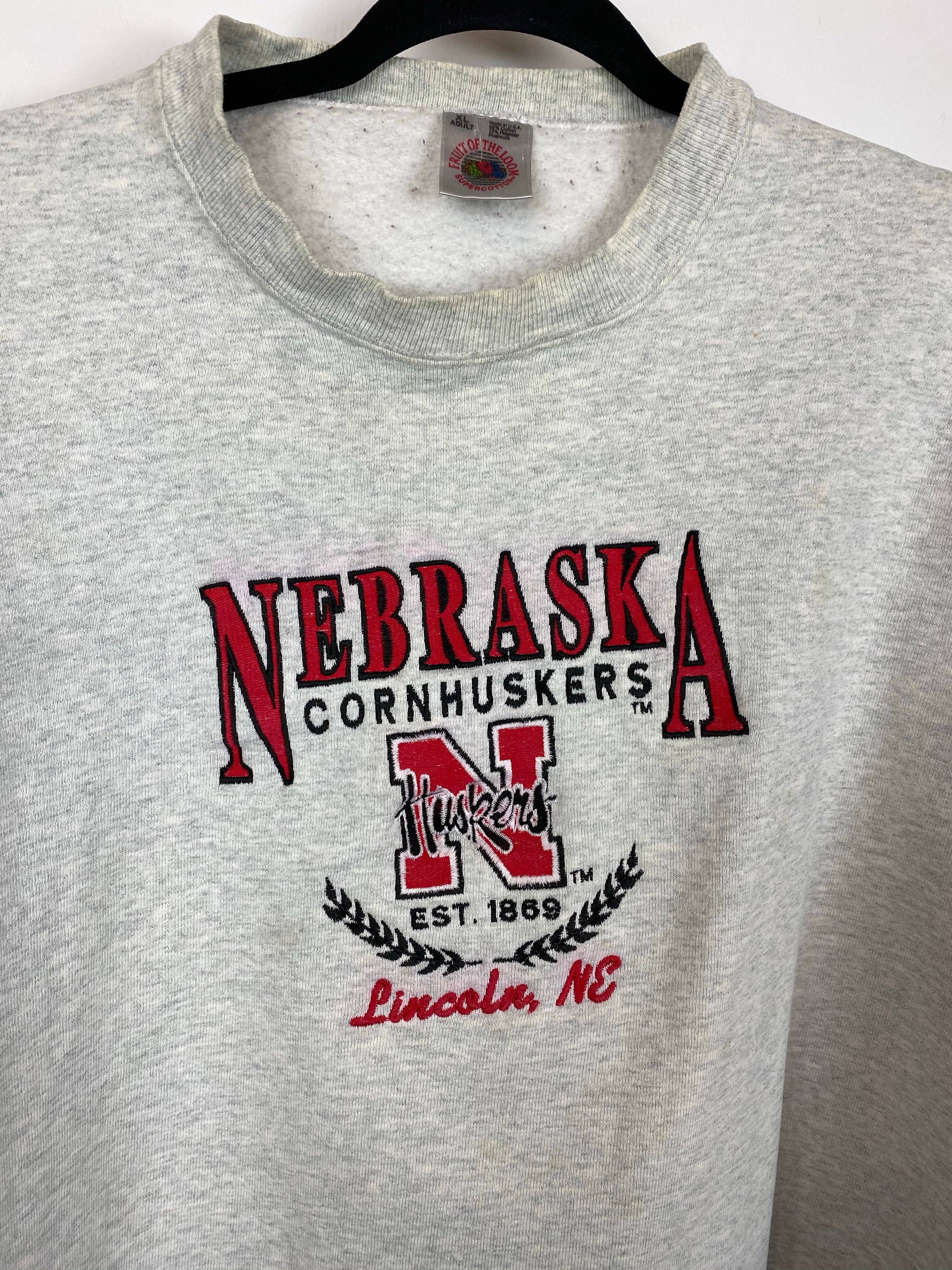 90s Embroidered Nebraska crewneck - L