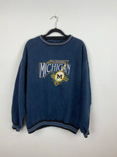 Load image into Gallery viewer, 90s embroidered Michigan crewneck