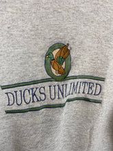 Load image into Gallery viewer, 90s embroidered Ducks Limited crewnedm