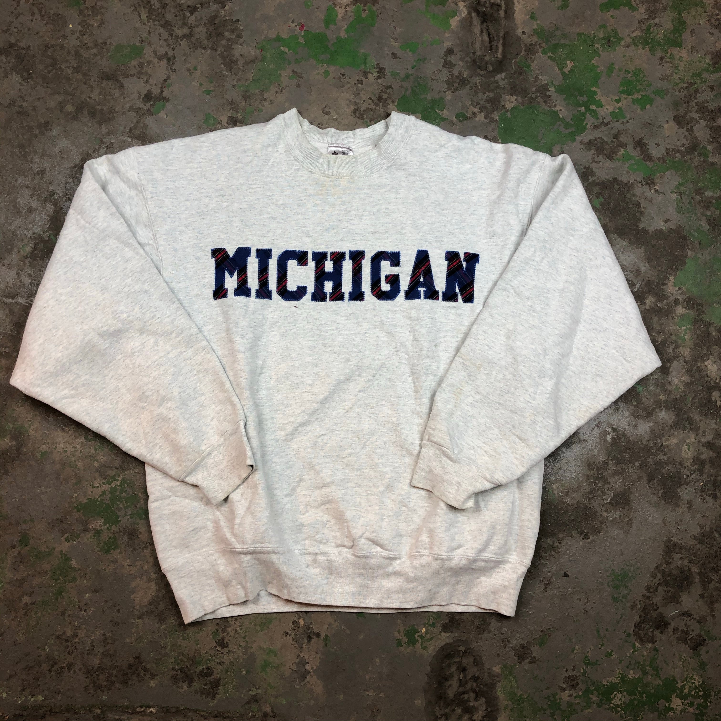 Heavy weight Michigan spell out