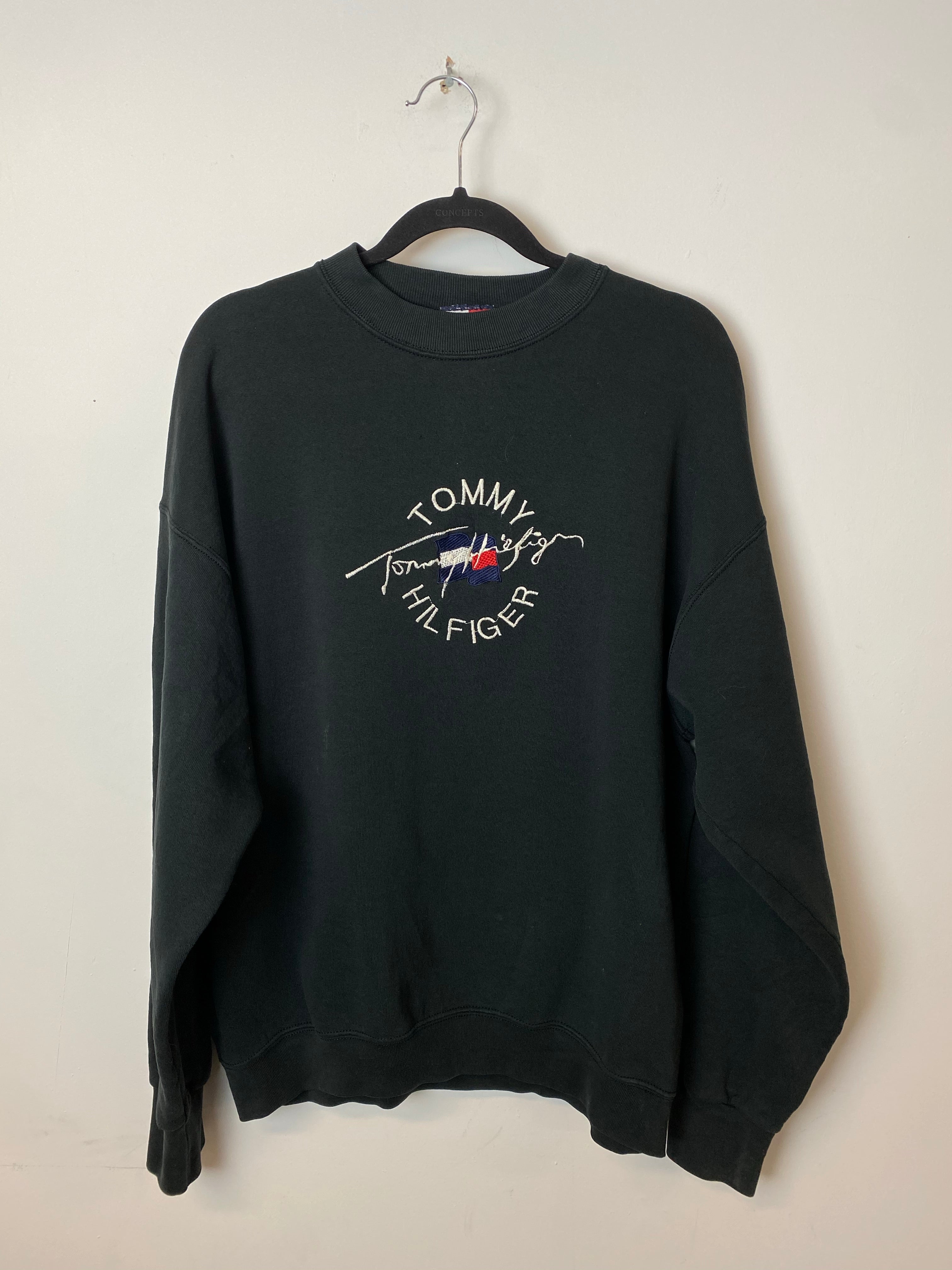 Vintage Embroidered Tommy Hilfiger Crewneck - M/L