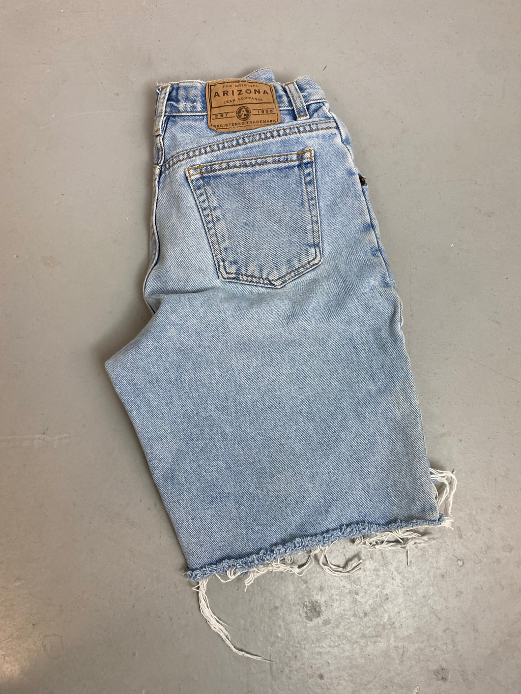90s High Waisted Arizona Frayed Denim Shorts - 25in