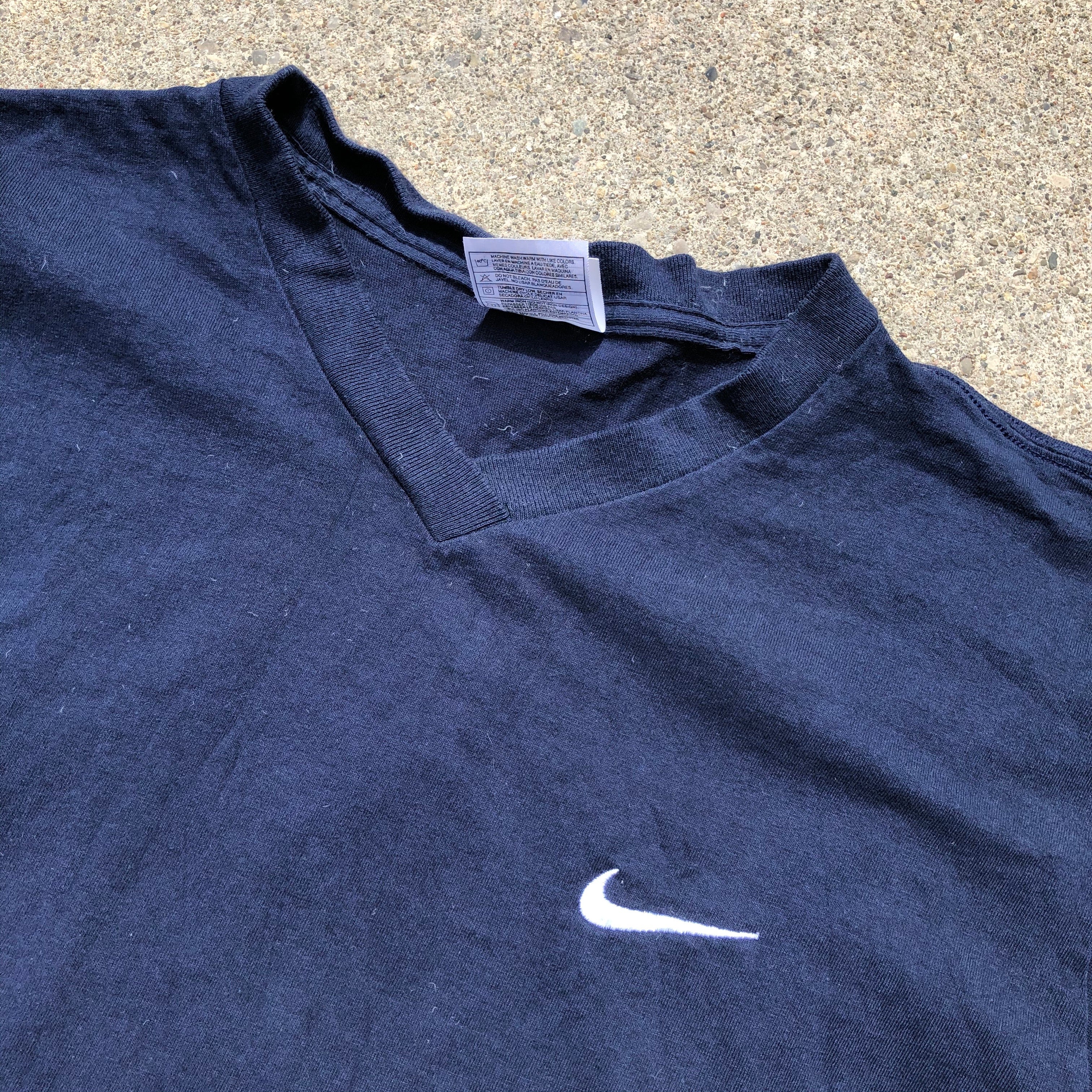 90s v neck Nike t shirt