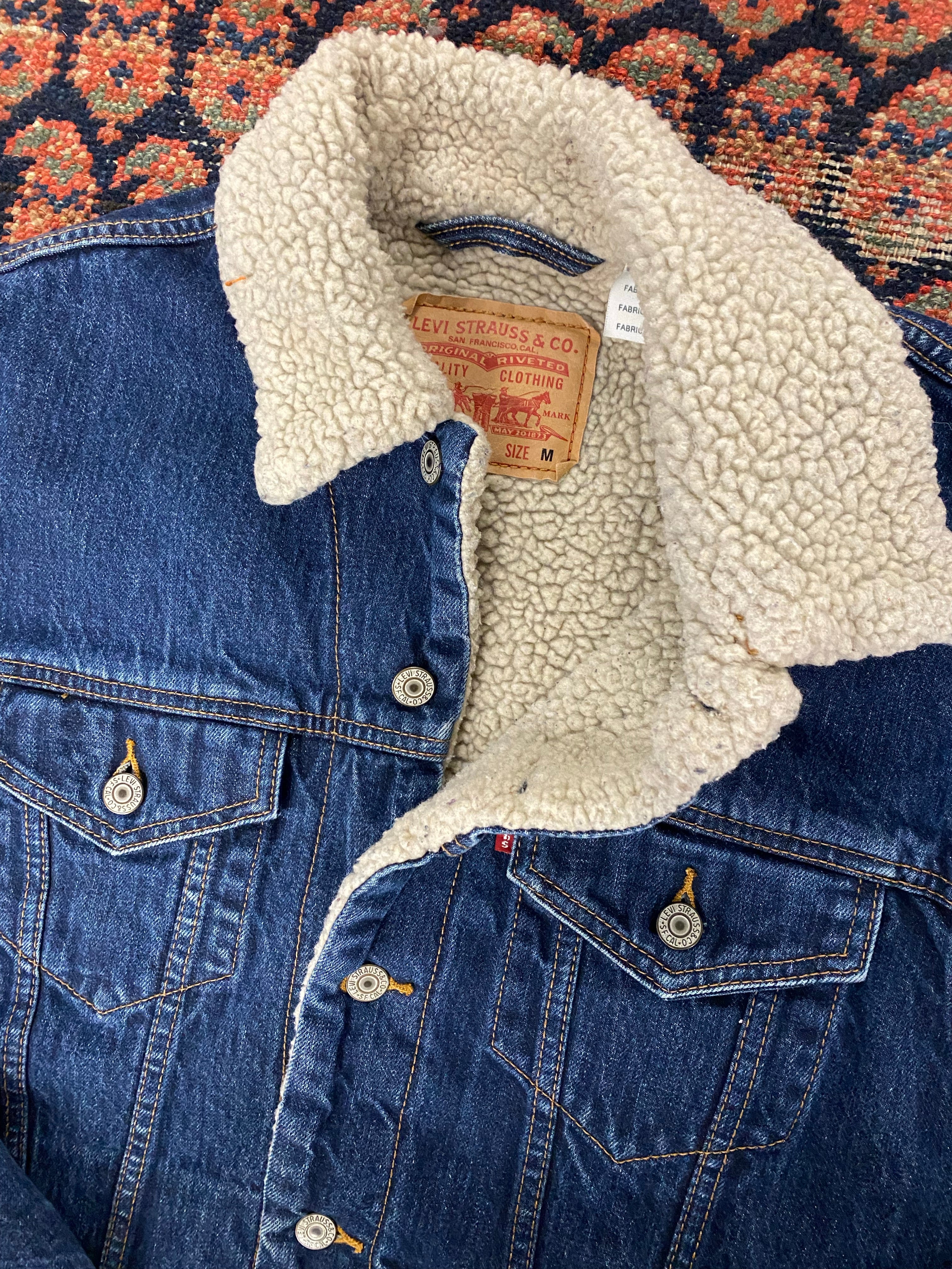 Sherpa Lined Levis Denim Jacket - M
