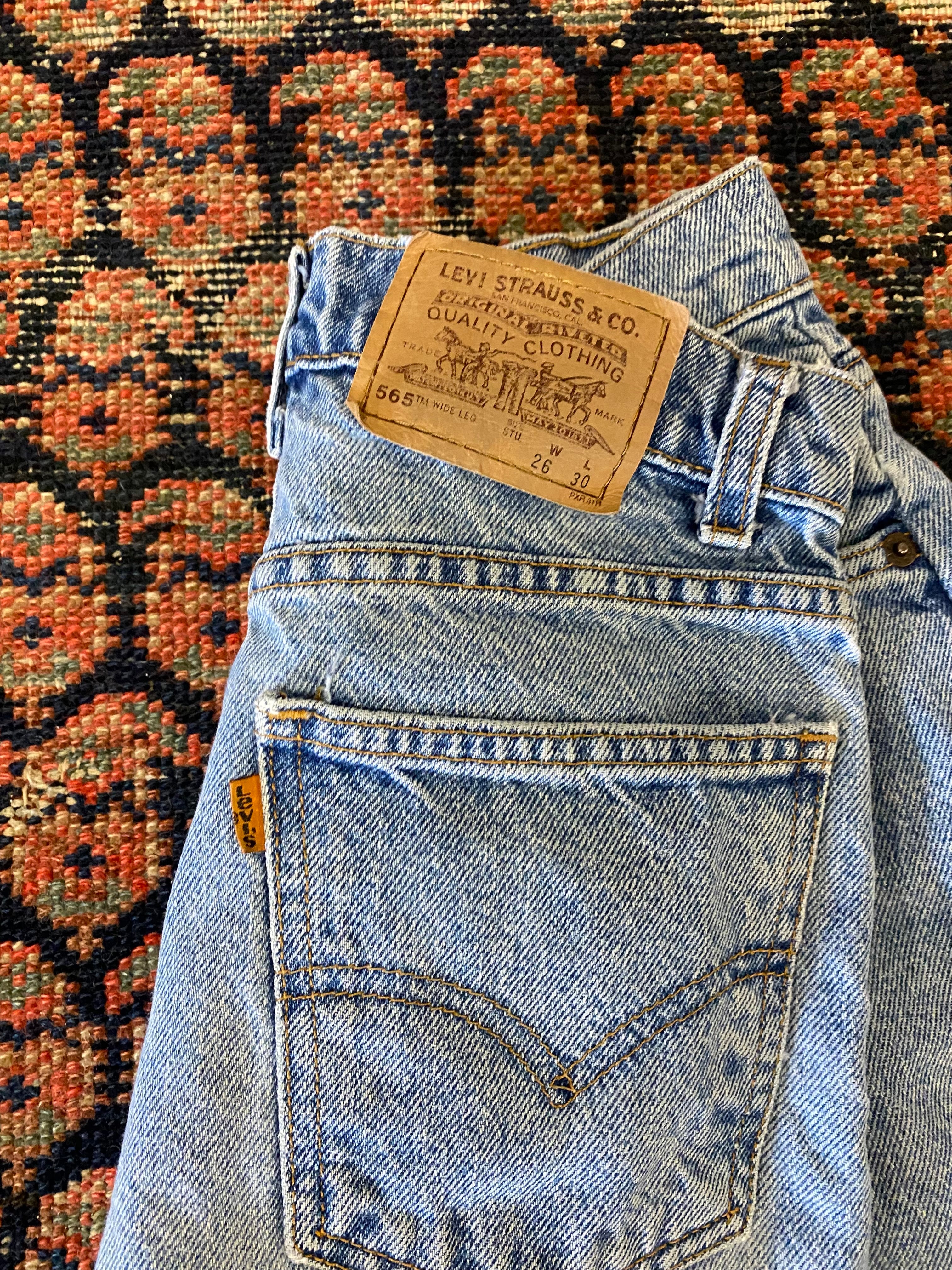 90s High Waisted Frayed Levis Denim Shorts - 25in