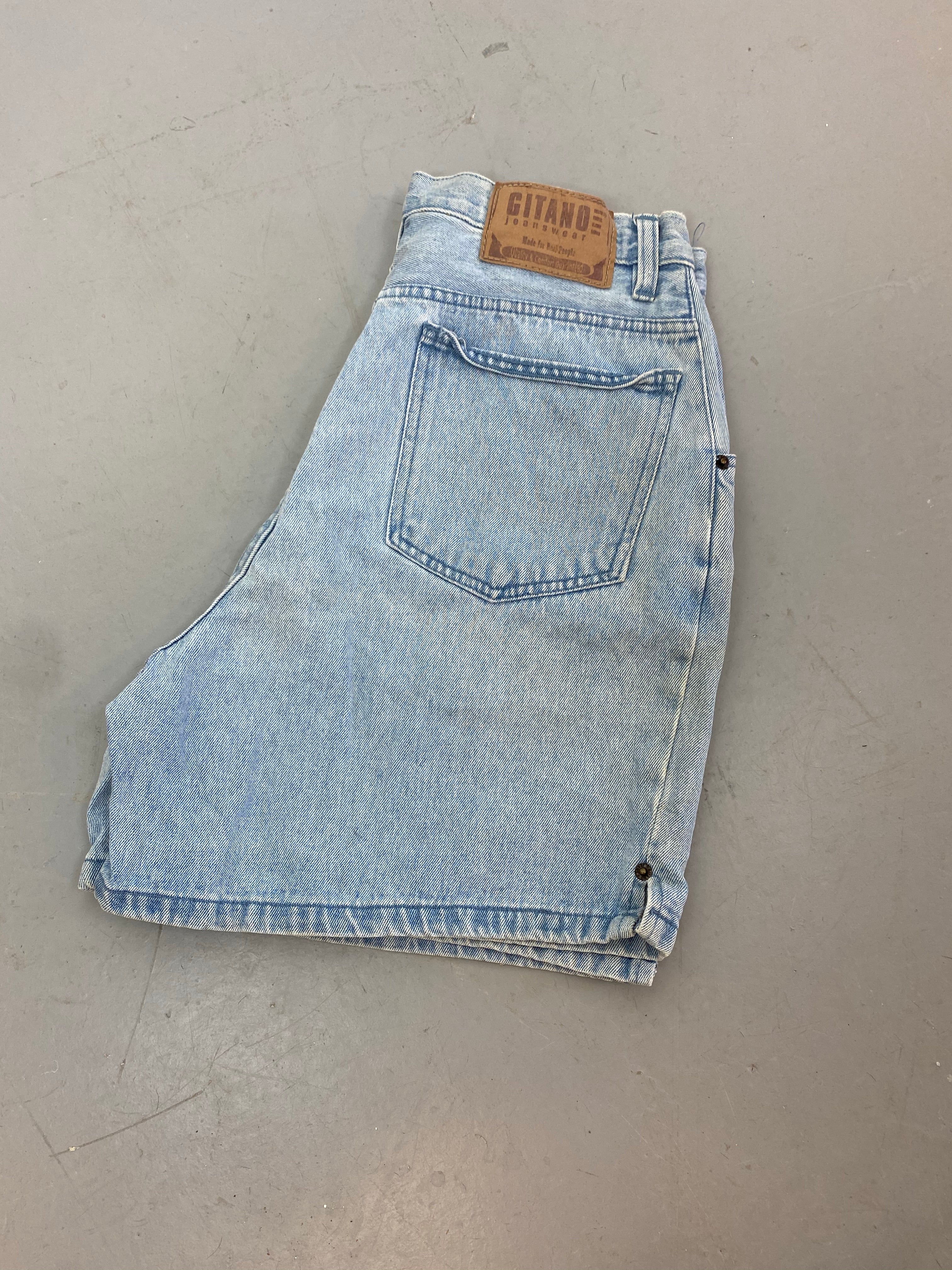 Vintage light wash Gitano denim shorts