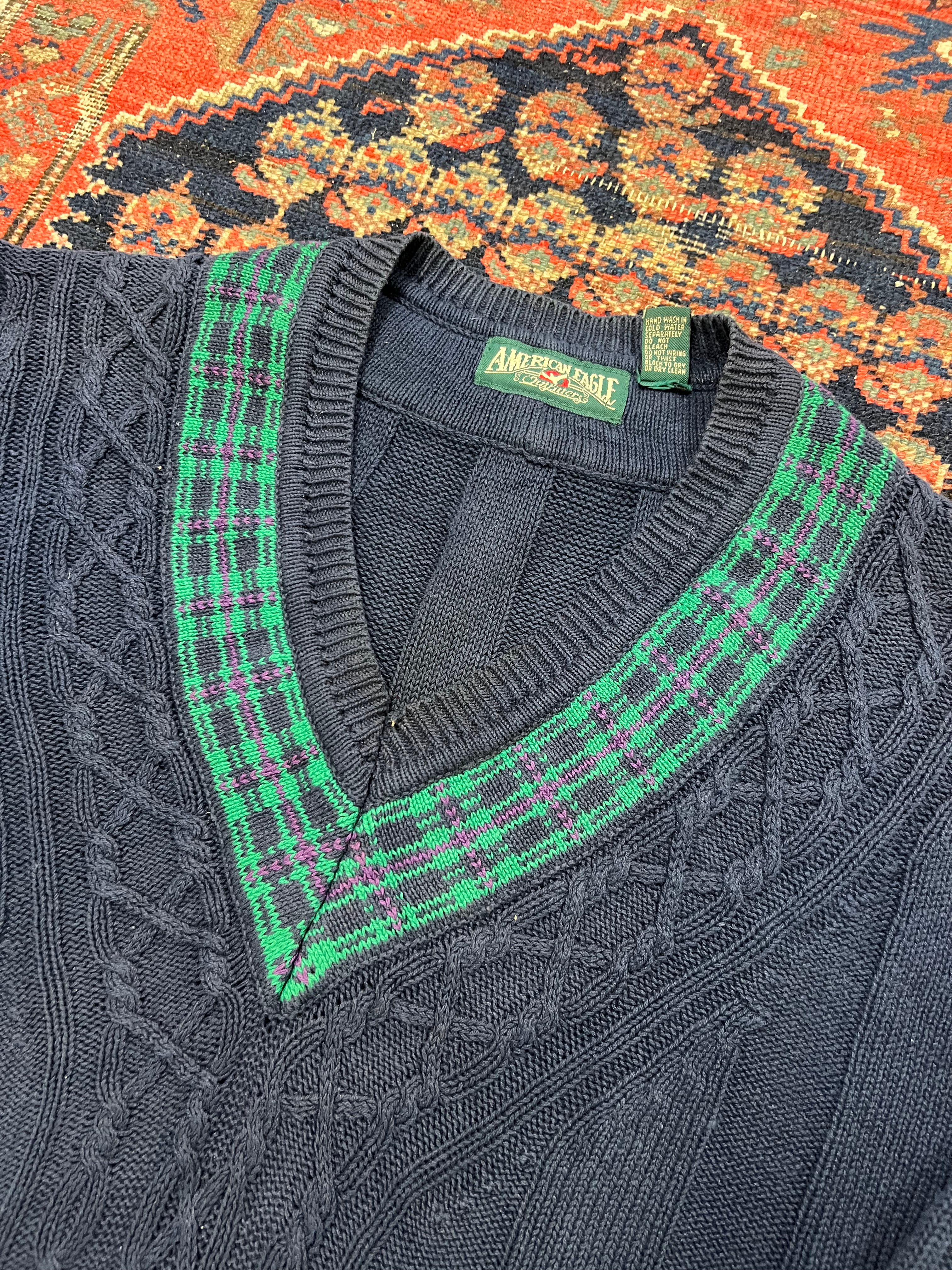 VINTAGE AE V NECK KNIT - LARGE
