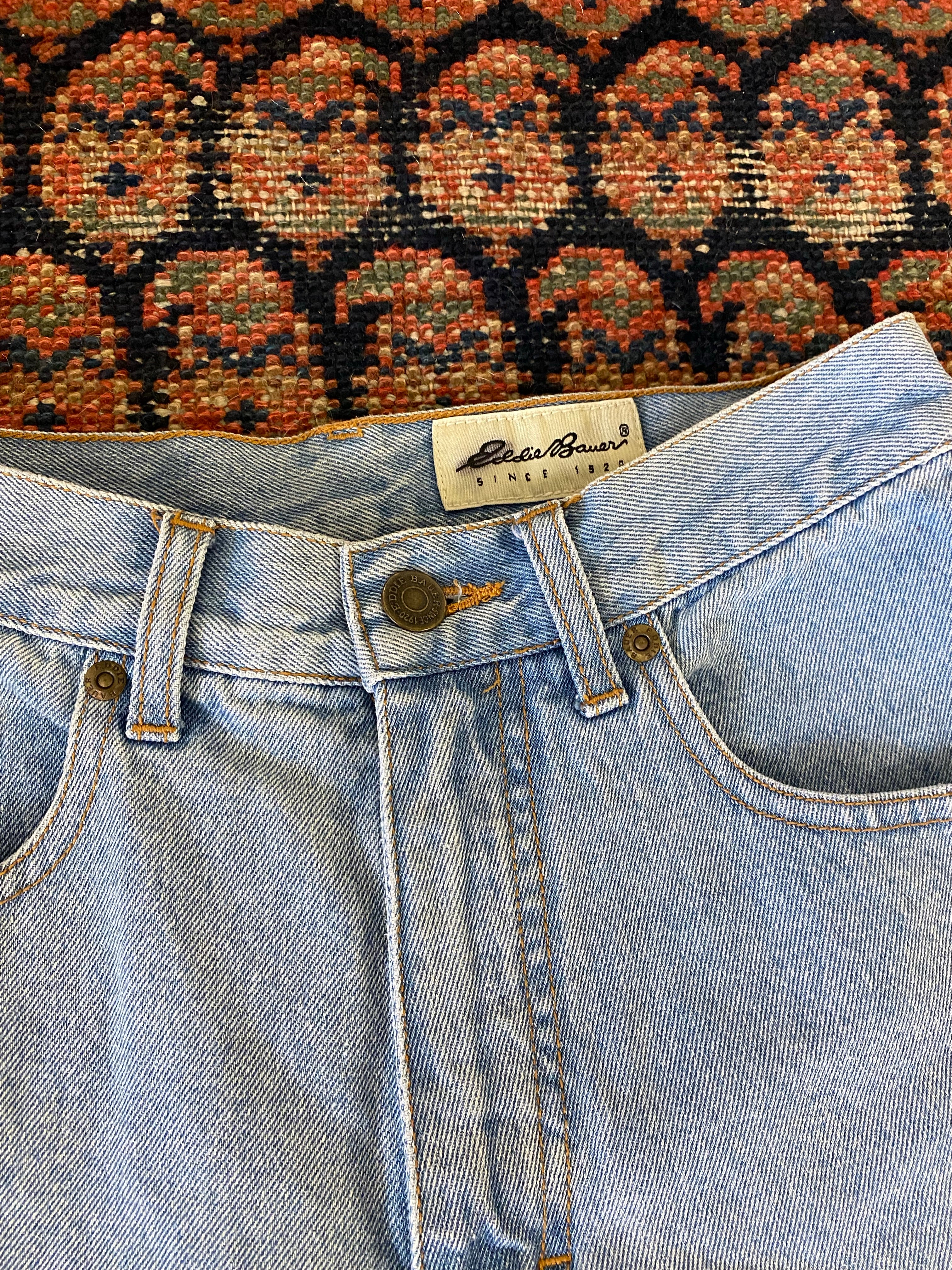 90s Hemmed Denim High Waisted Shorts - 27in