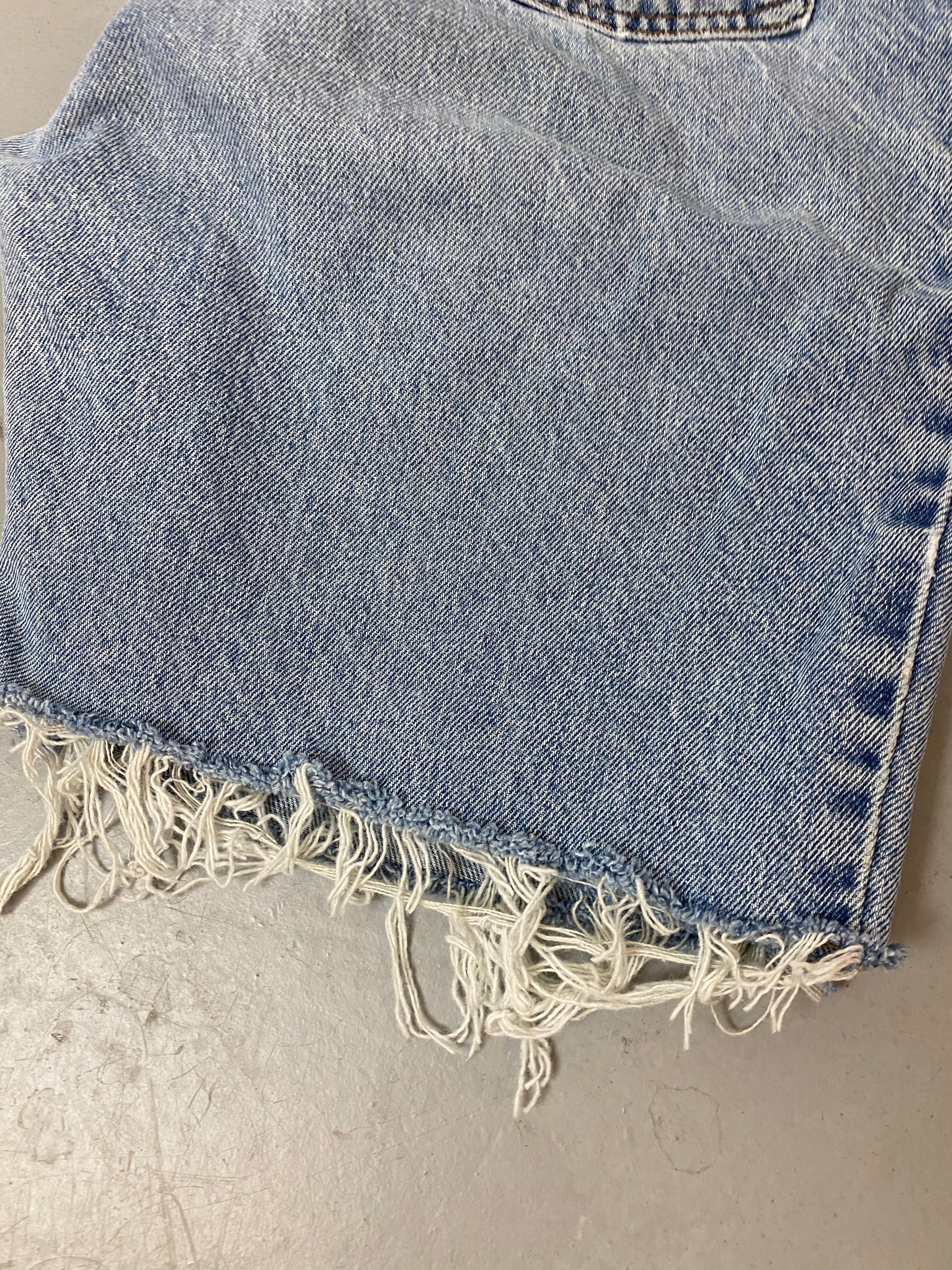 Vintage High Waisted Frayed Ralph Lauren Denim Shorts - 31in