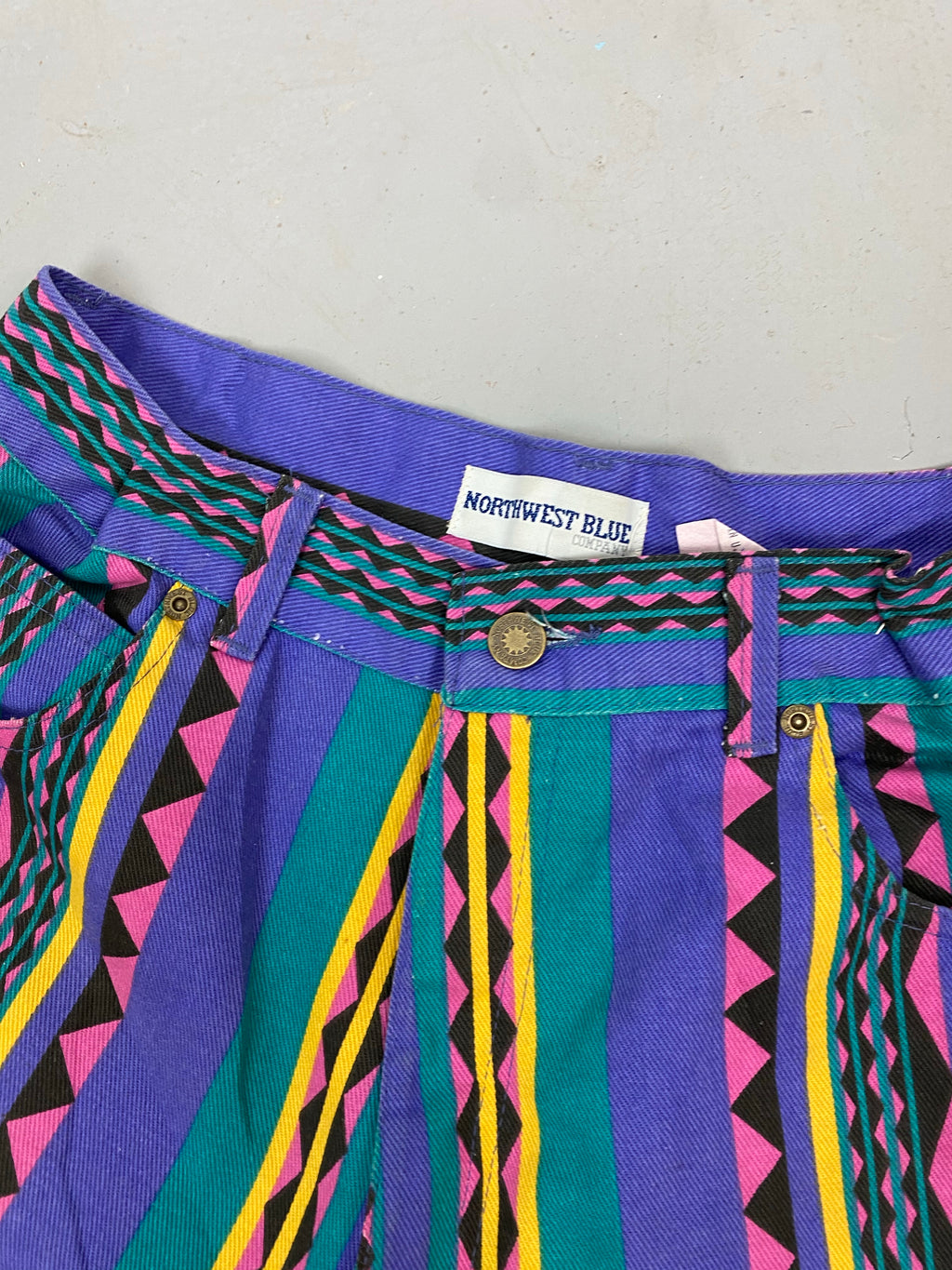 90s Funky Shorts - 31in