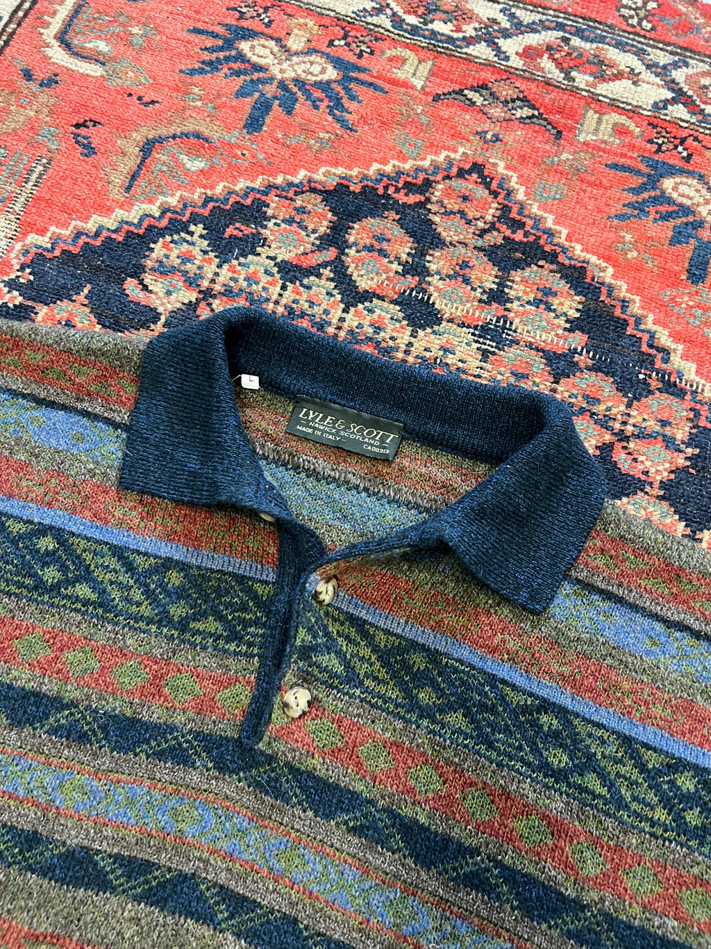 VINTAGE KNIT SWEATER - LARGE