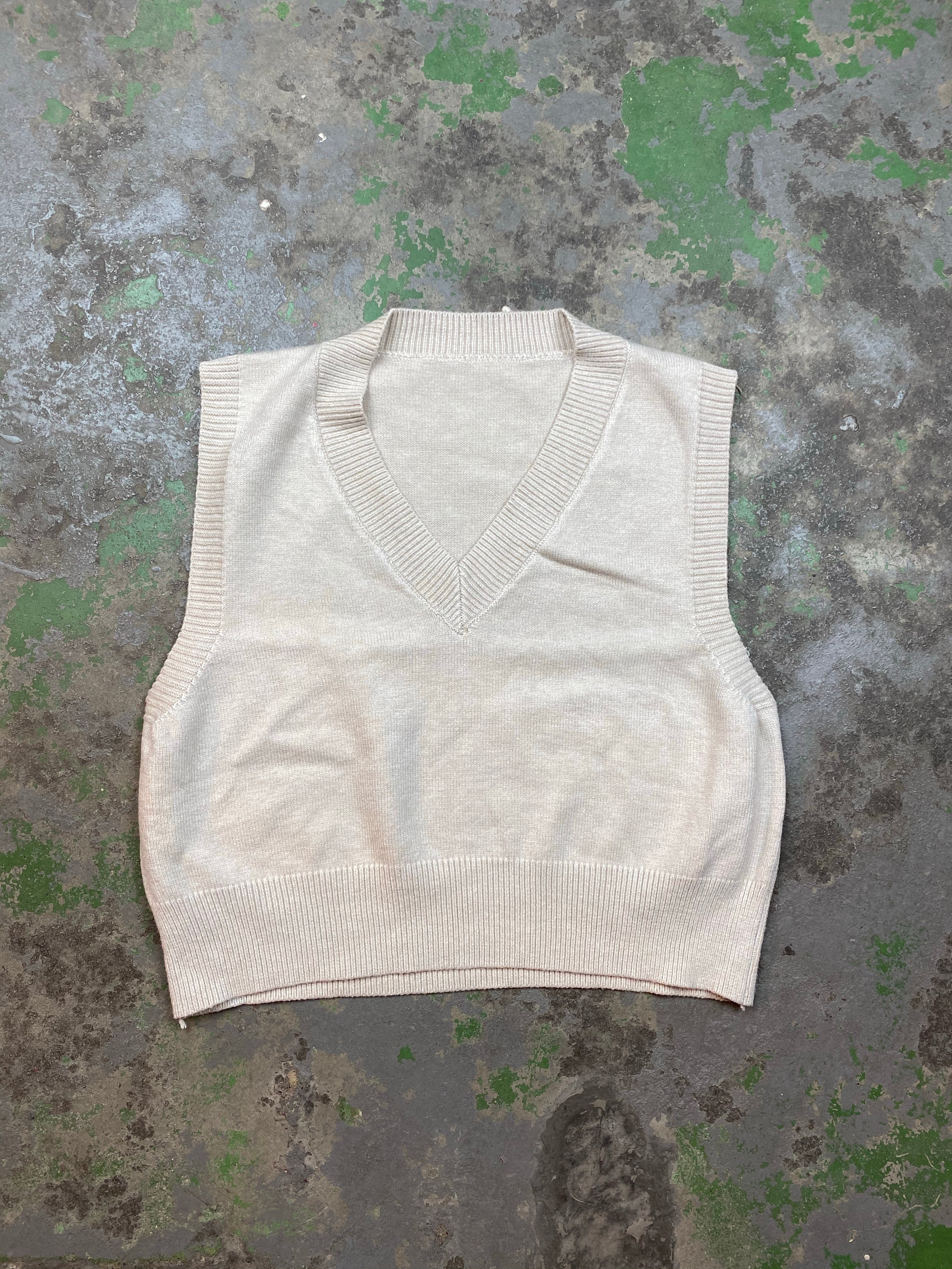 Beige fitted vest