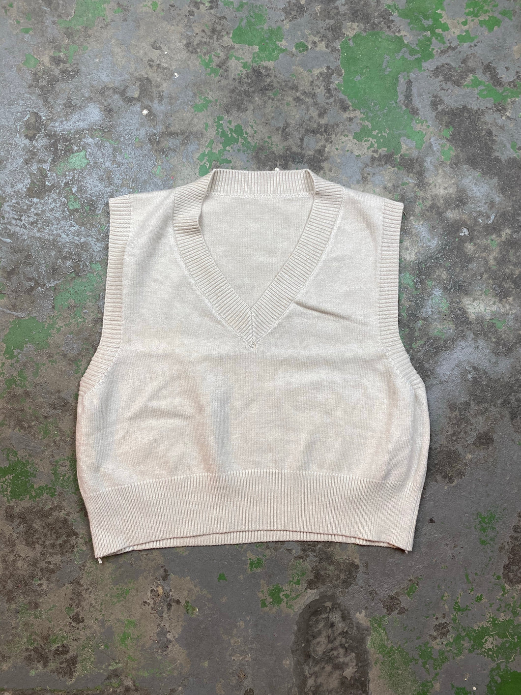Beige fitted vest