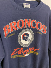 Load image into Gallery viewer, 1998 Denver Broncos crewneck - XS