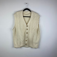 Load image into Gallery viewer, Heavy knitted vest