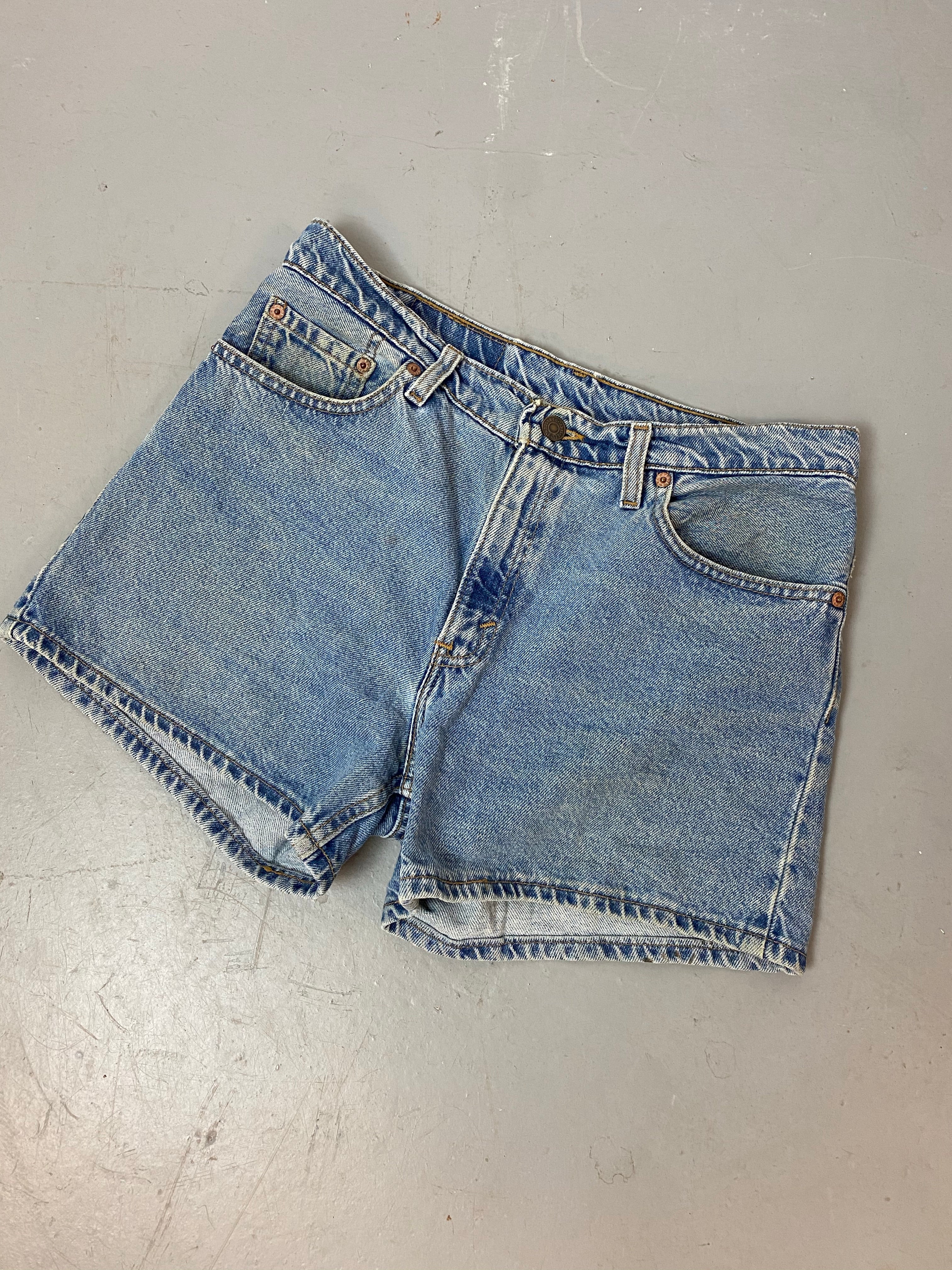 Vintage High Waisted Levies Hemmed Denim Shorts - 33in
