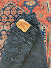 Load image into Gallery viewer, 90s High waisted Levi’s 550 denim jeans - 28IN/W
