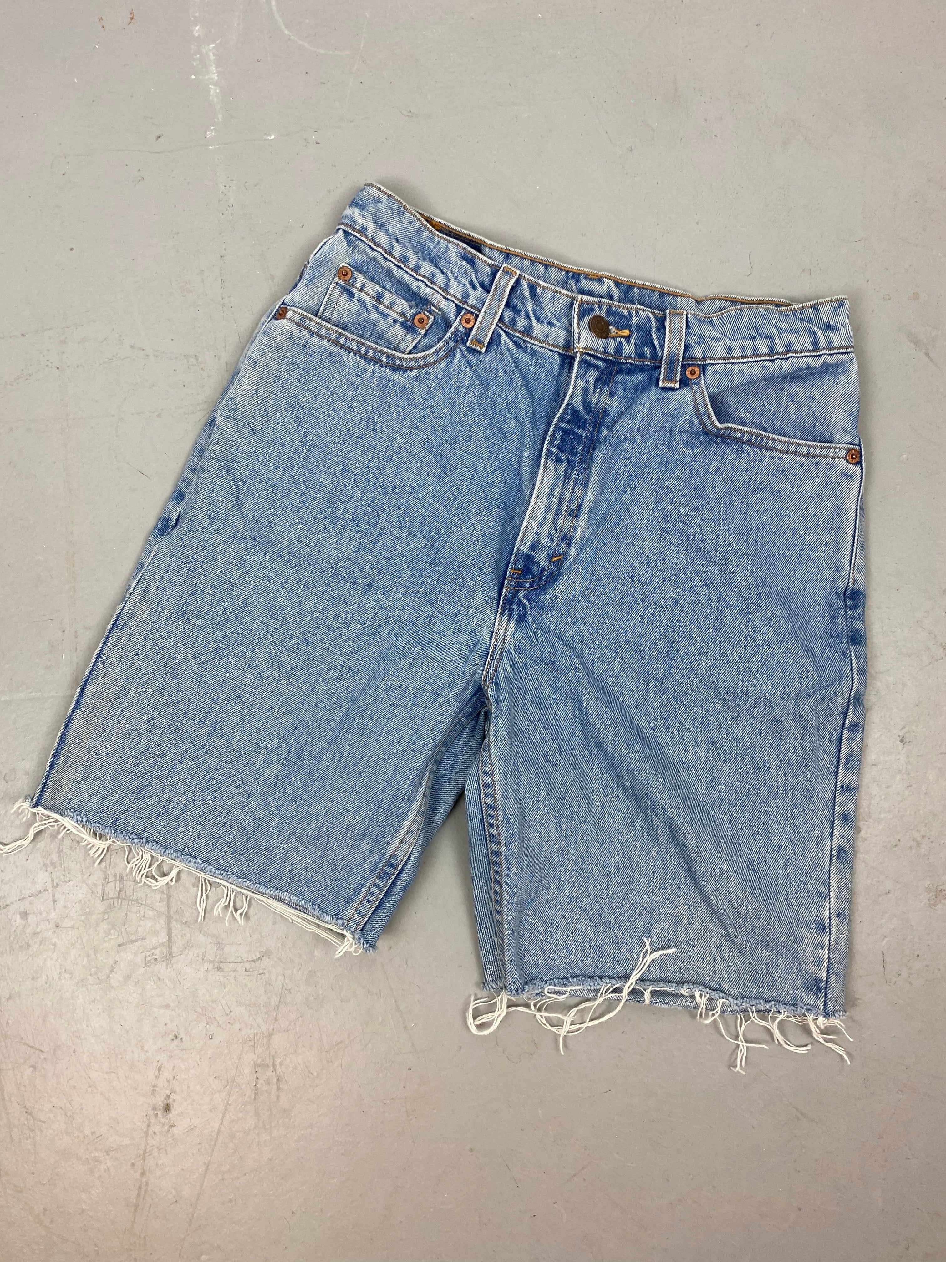 90s high waisted Levi’s denim shorts - 29in