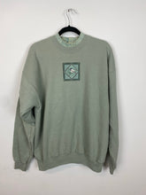 Load image into Gallery viewer, Vintage embroidered bird crewneck - L