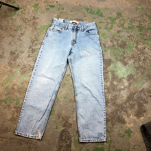 Load image into Gallery viewer, High waisted denim Levi’s pants