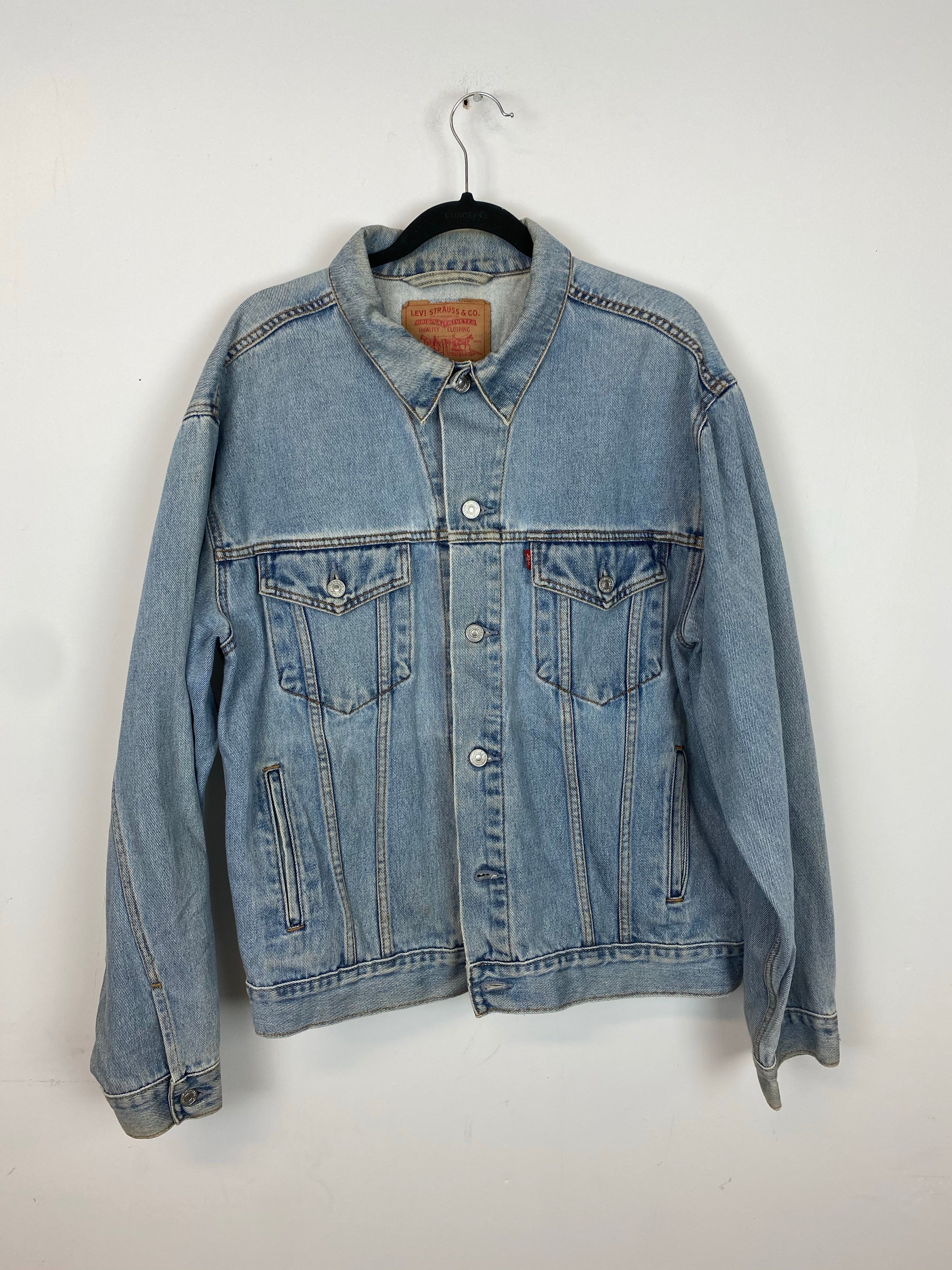Levi’s denim jacket - L