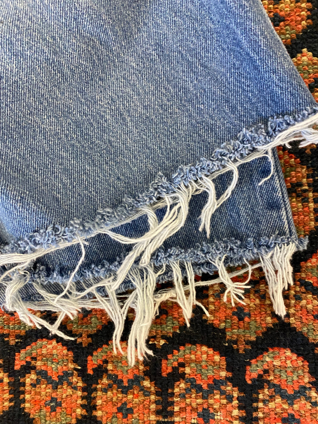 90s High Waisted Frayed Arizona Denim Shorts - 25in