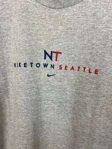 Vintage Embroidered NikeTown Seattle T Shirt - L