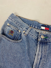 Load image into Gallery viewer, 90s high waisted frayed denim Tommy shorts - 31in
