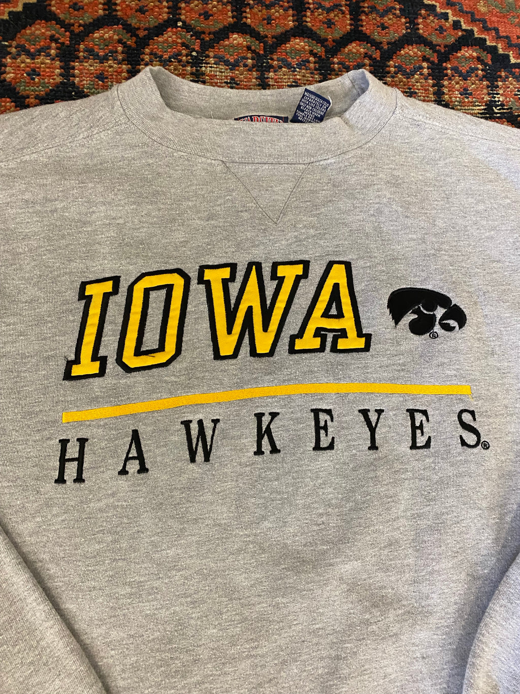 Vintage Embroidered Iowa Hawkeyes Crewneck - L