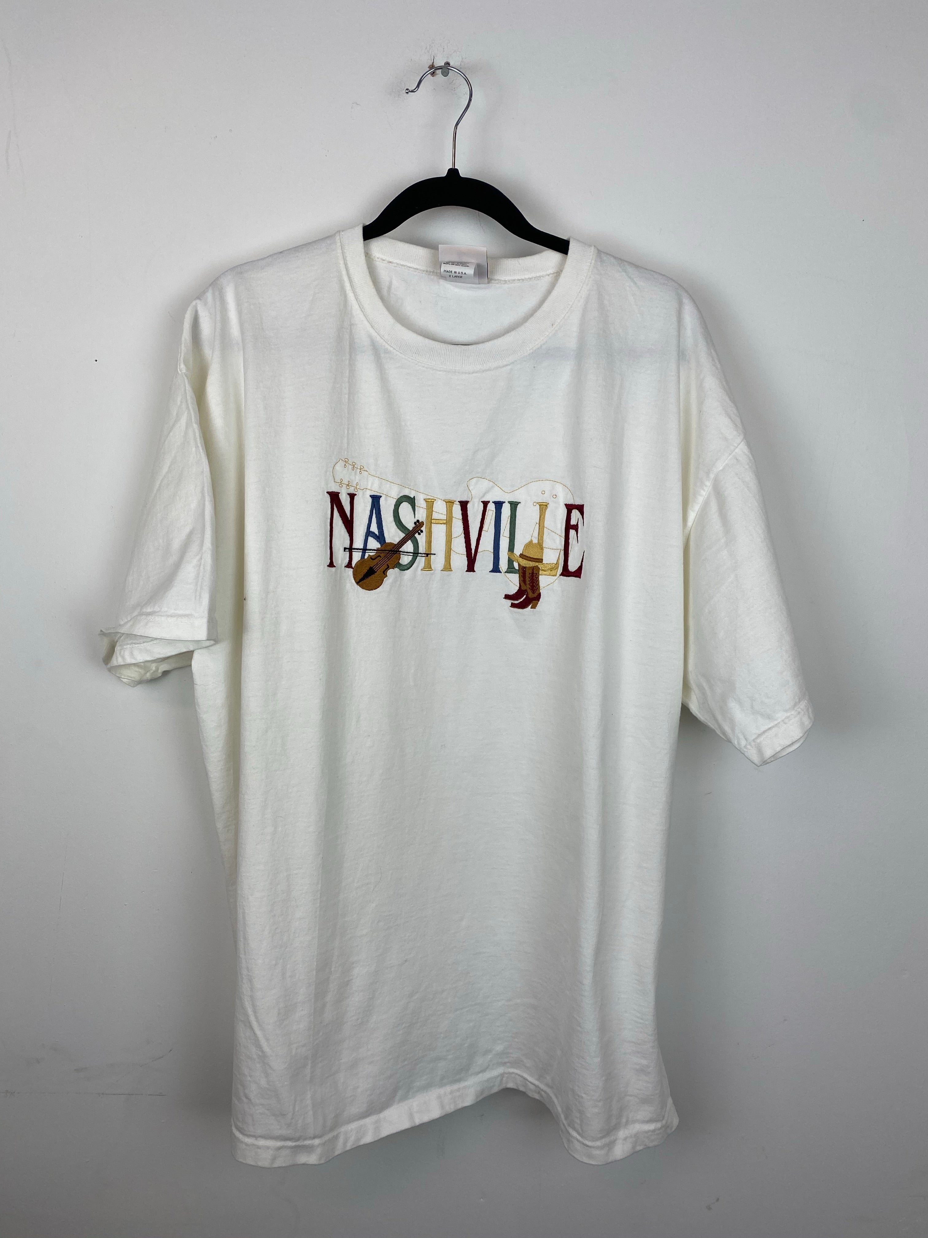 Vintage Embroidered Nashville T shirt - L