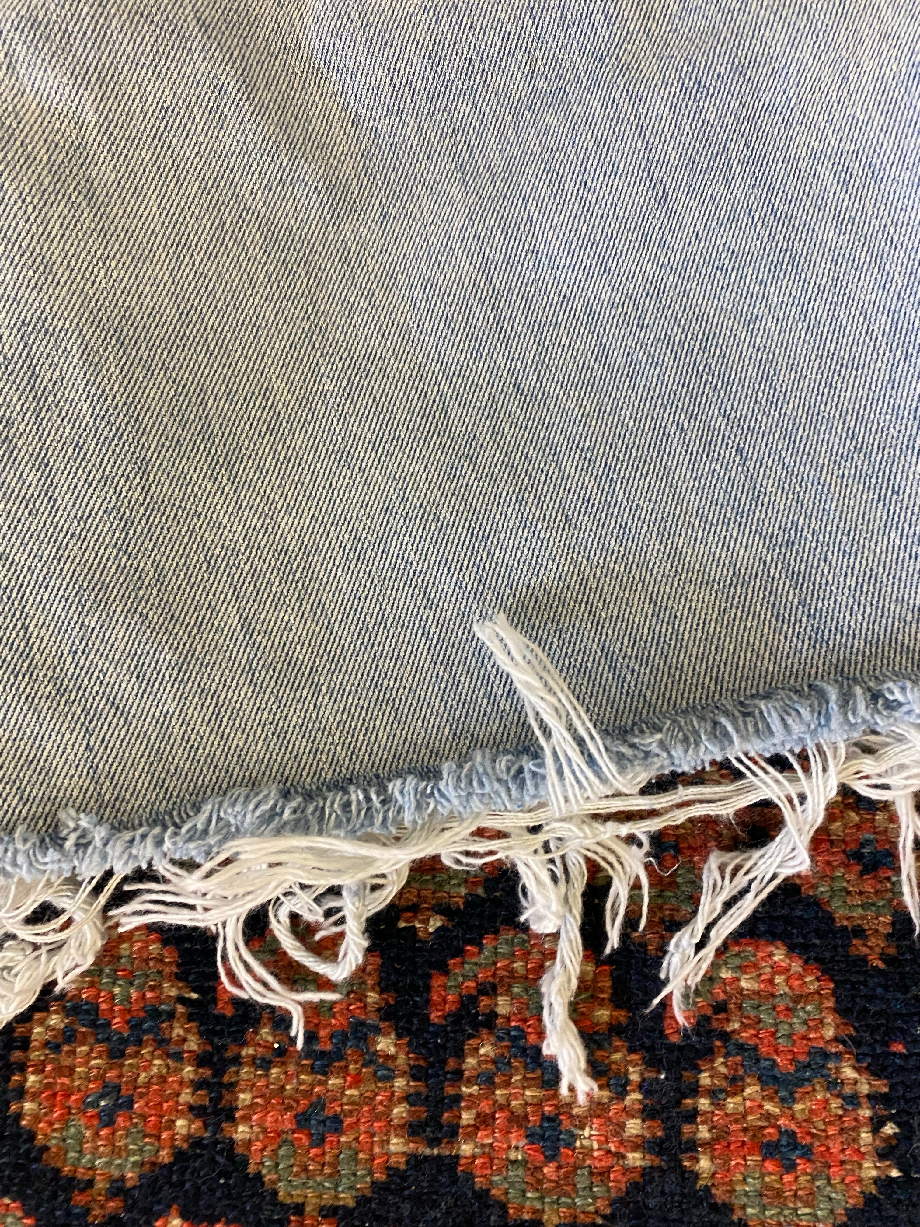 90s Light Wash High Waisted Levis Frayed Denim Shorts - 29in