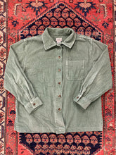 Load image into Gallery viewer, 90s LL Bean Corduroy Button Up - S