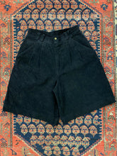 Load image into Gallery viewer, Vintage Corduroy Pleated Shorts - 26IN/W