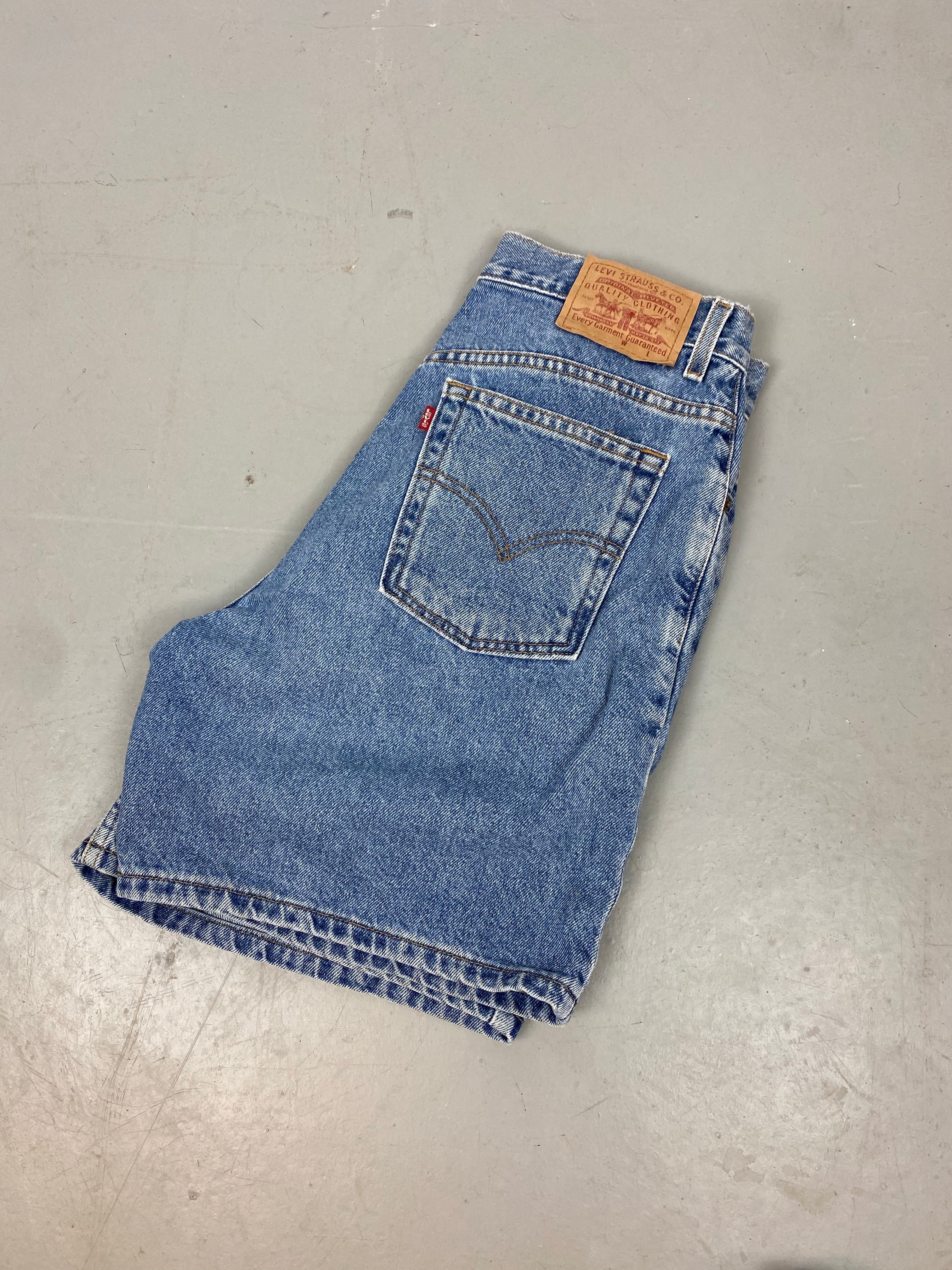 Vintage high waisted Levi’s denim shorts